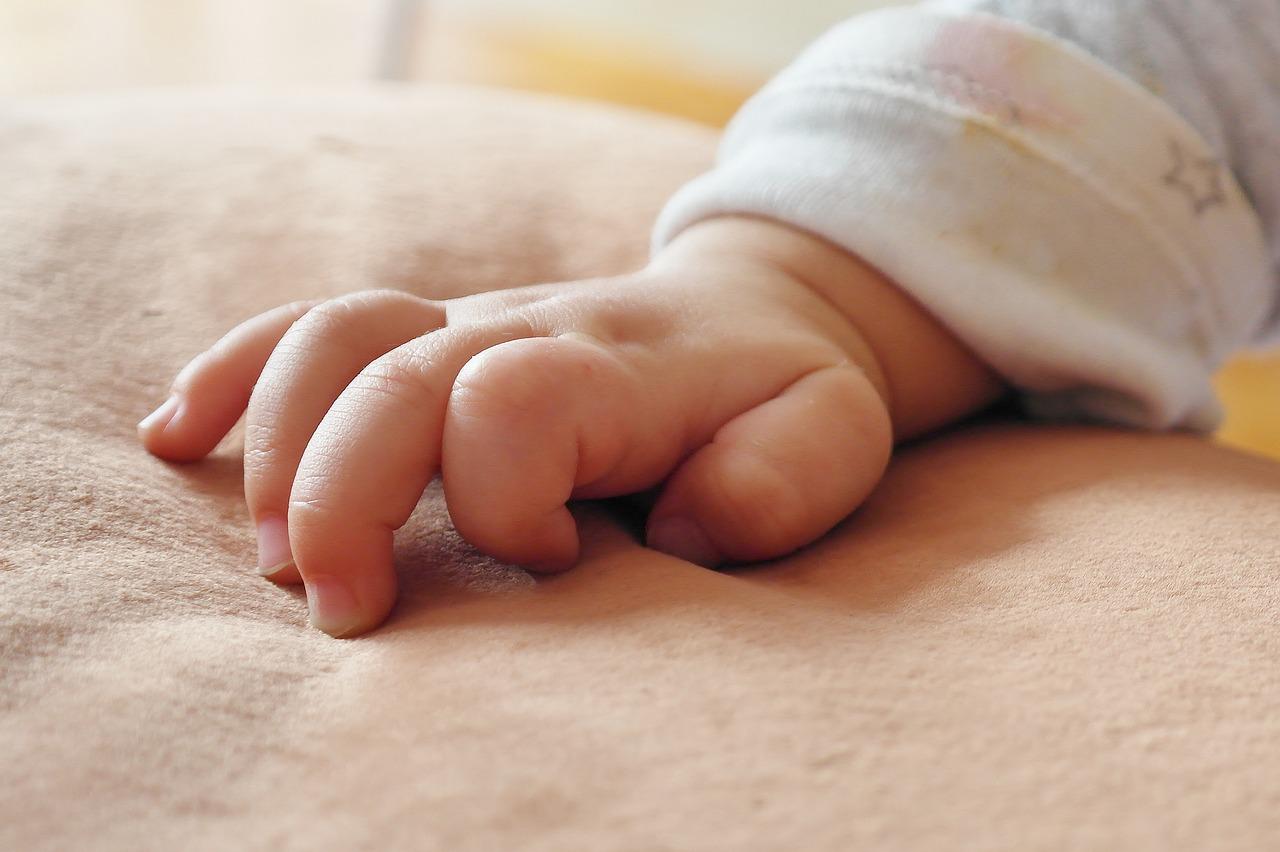 Quand Couper Les Ongles De Bebe Nos Conseils
